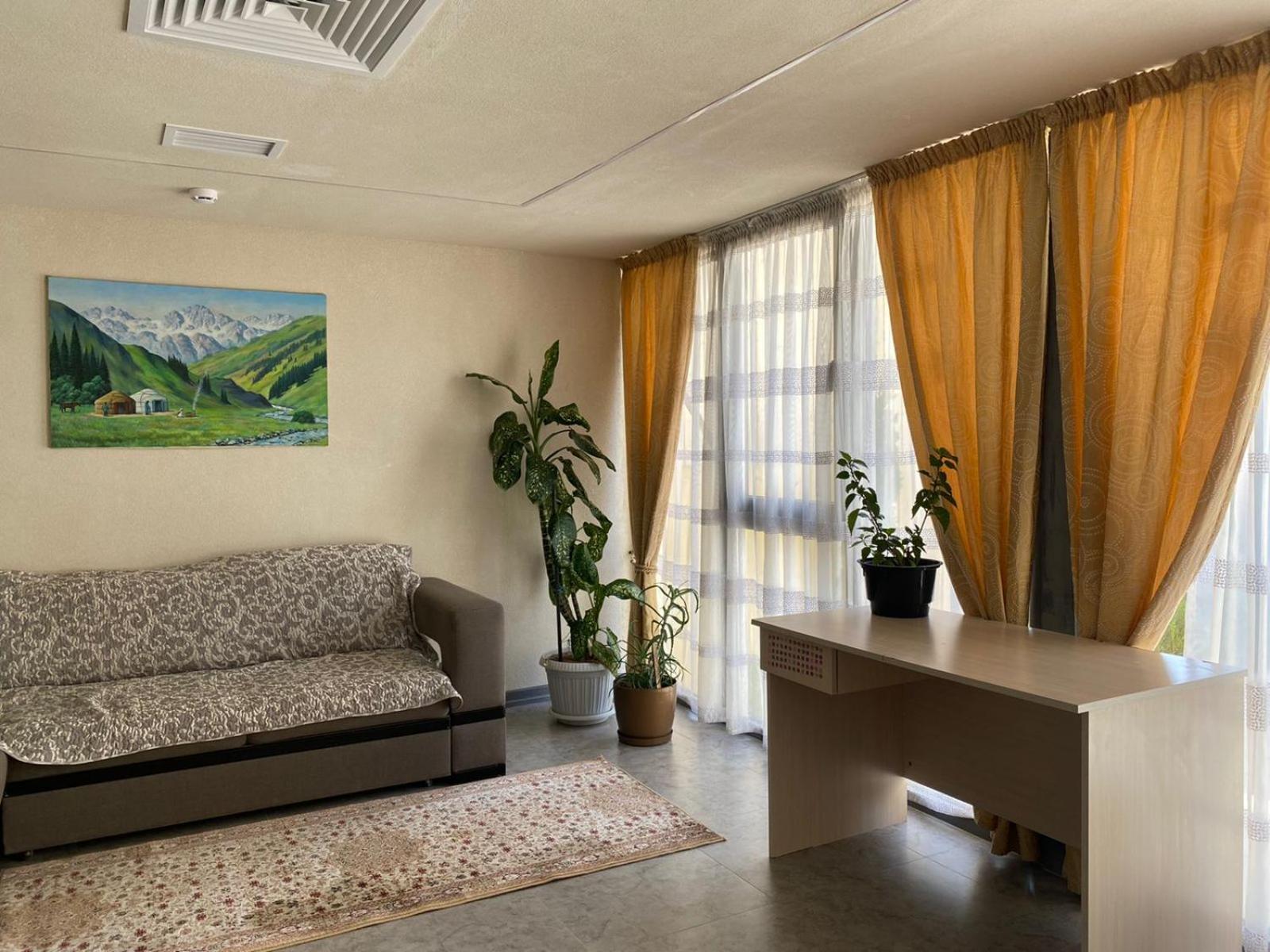 Aq Capsule Hostel Алмати Екстер'єр фото